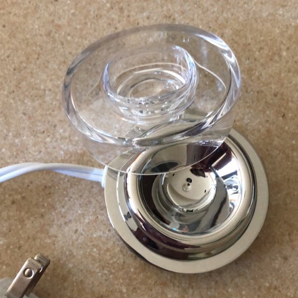 NWOT Phillips Sonicare Toothbrush Charger with hygienic cover - Picture 3 of 11